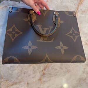 Louis Vuitton On the Go MM Tote Bag